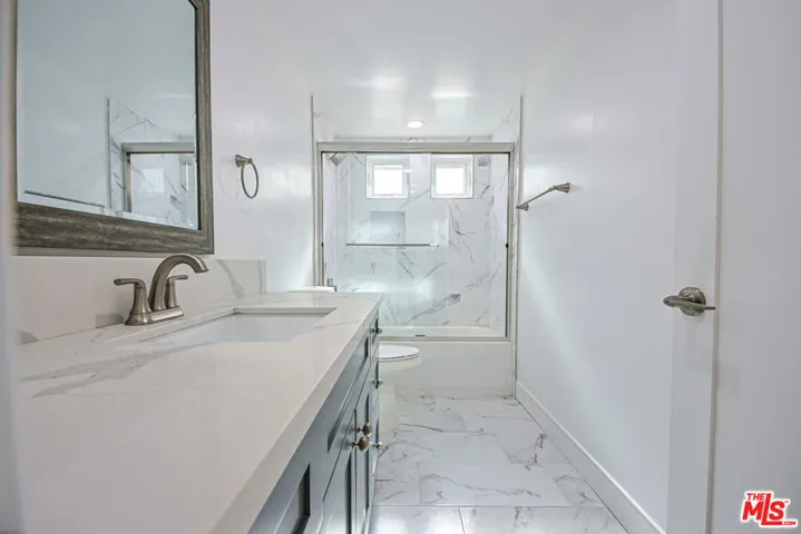 10801 Kling Street, Toluca Lake, California 91602