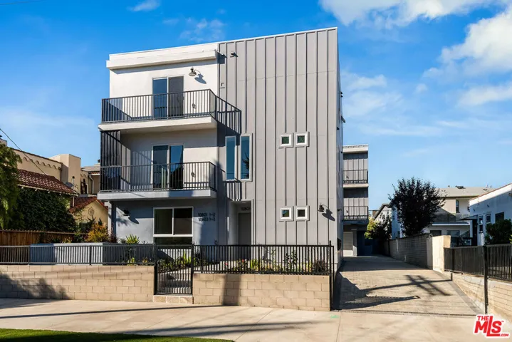 10801 Kling Street, Toluca Lake, California 91602