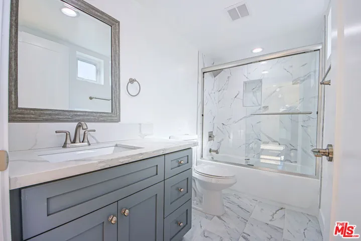 10801 Kling Street, Toluca Lake, California 91602