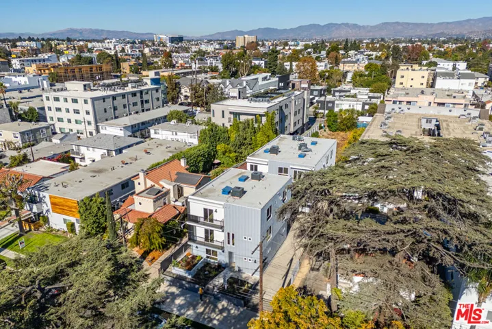 10801 Kling Street, Toluca Lake, California 91602
