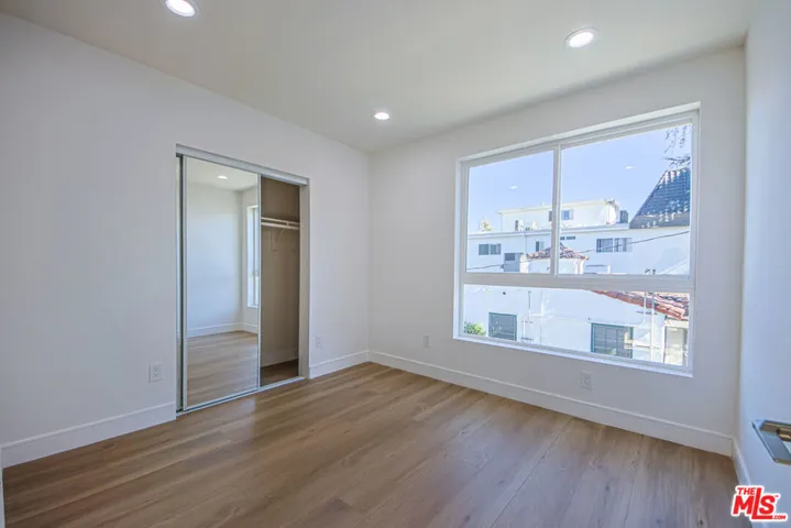 10801 Kling Street, Toluca Lake, California 91602