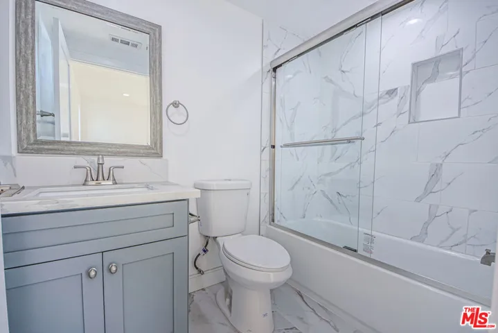 10801 Kling Street, Toluca Lake, California 91602