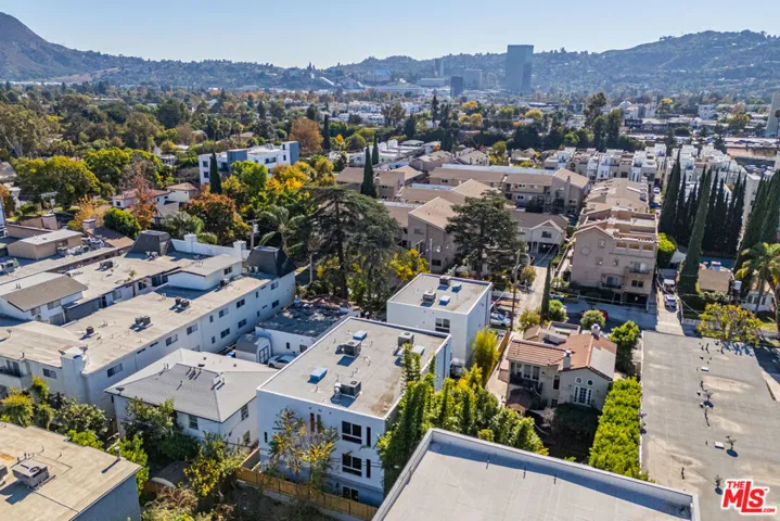 10801 Kling Street, Toluca Lake, California 91602