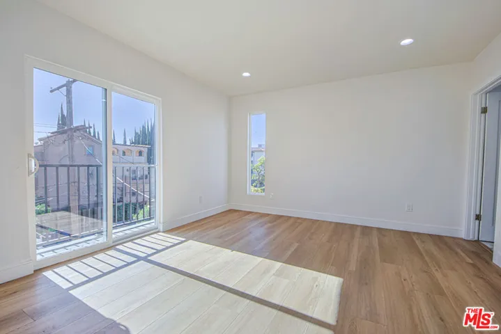 10801 Kling Street, Toluca Lake, California 91602