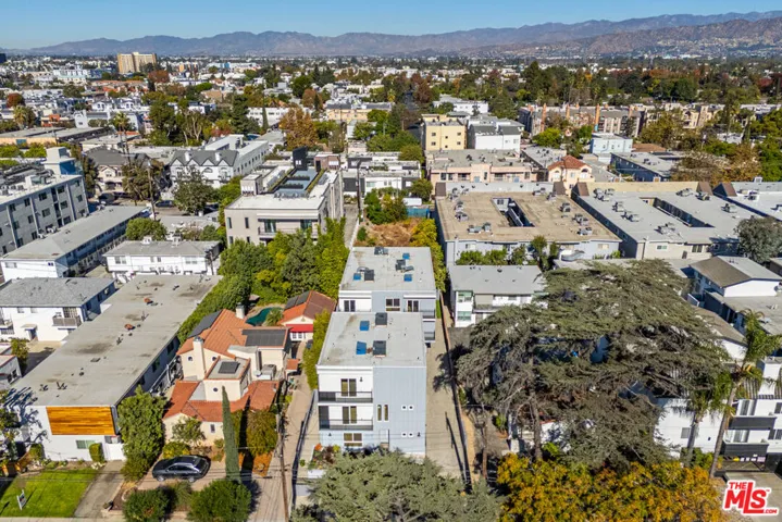 10801 Kling Street, Toluca Lake, California 91602