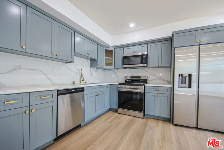 10801 Kling Street, Toluca Lake, California 91602