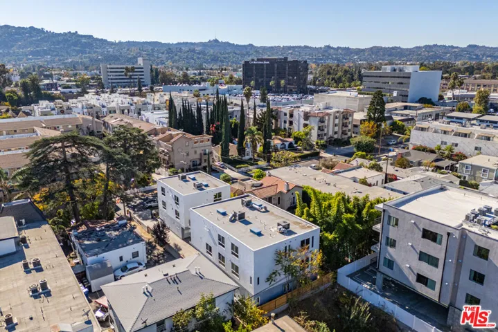 10801 Kling Street, Toluca Lake, California 91602