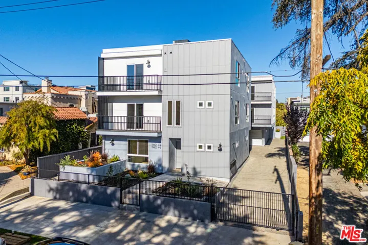 10801 Kling Street, Toluca Lake, California 91602