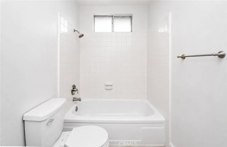 1126 W Calle De La Luna # 4, Azusa, California 91702