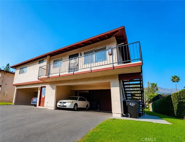 1126 W Calle De La Luna # 4, Azusa, California 91702