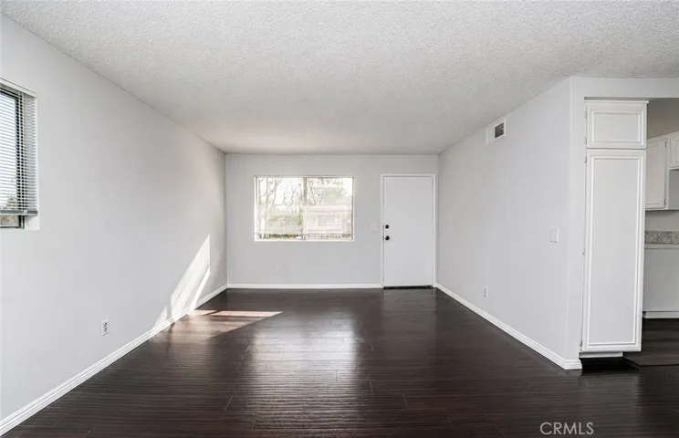 1126 W Calle De La Luna # 4, Azusa, California 91702