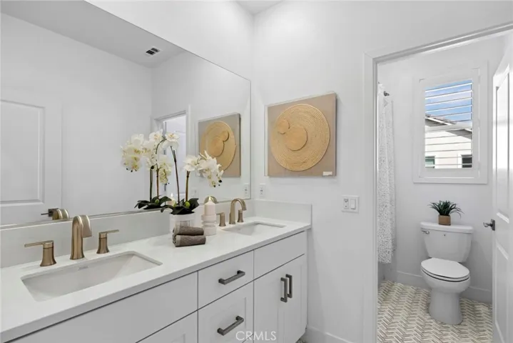 306 Treble, Irvine, California 92618