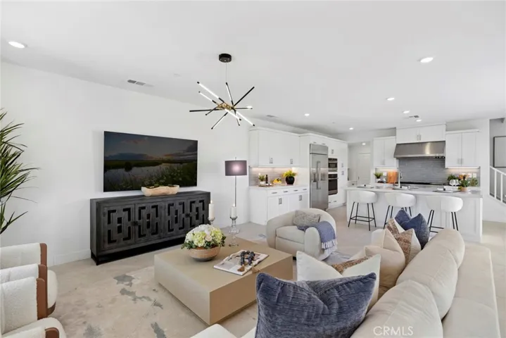 306 Treble, Irvine, California 92618
