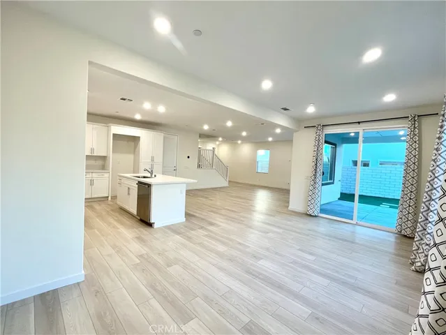 27260 Debut Place, Valencia, California 91381