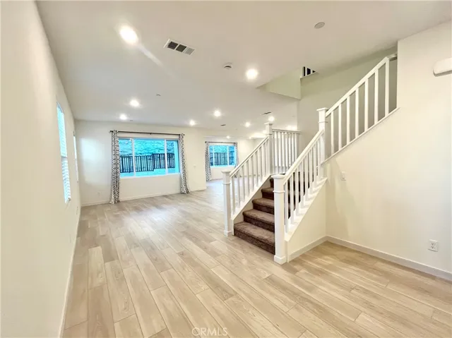 27260 Debut Place, Valencia, California 91381