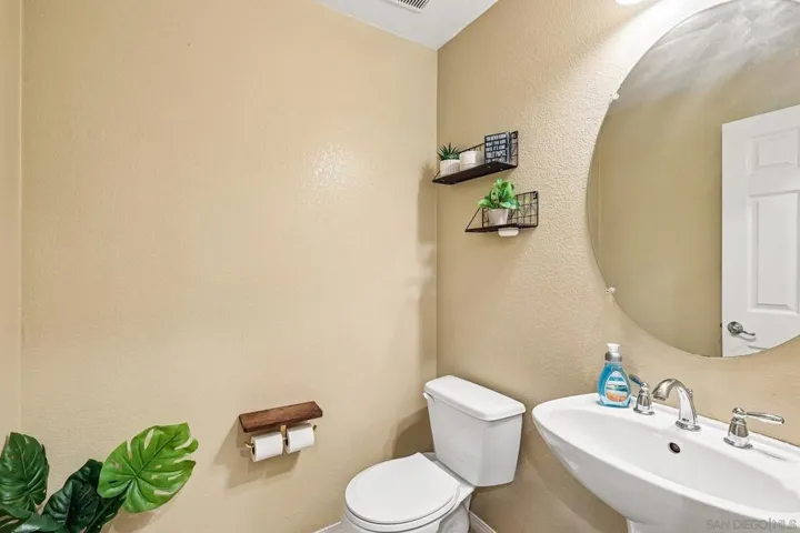 5444 Zeil Pl, San Diego, California 92105