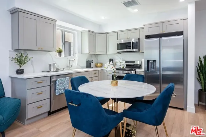 1151 S Ardmore Avenue, Los Angeles, California 90006