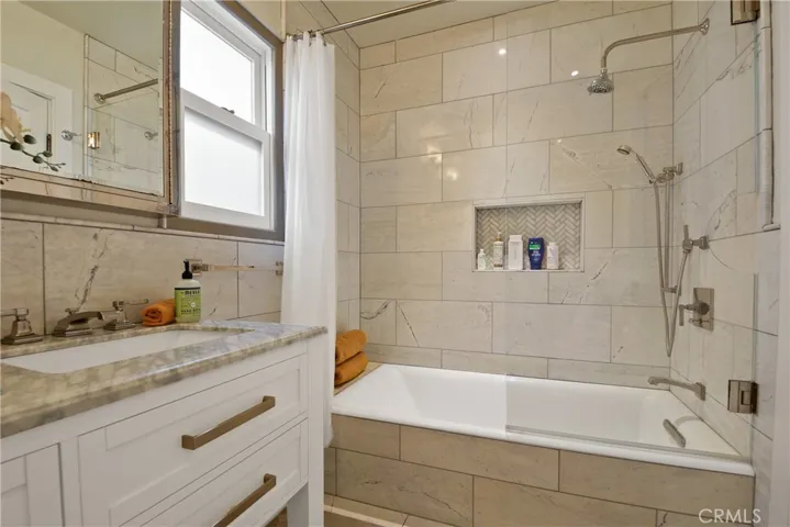 264 Tivoli, Long Beach, California 90803