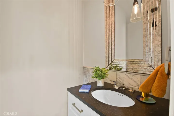 264 Tivoli, Long Beach, California 90803