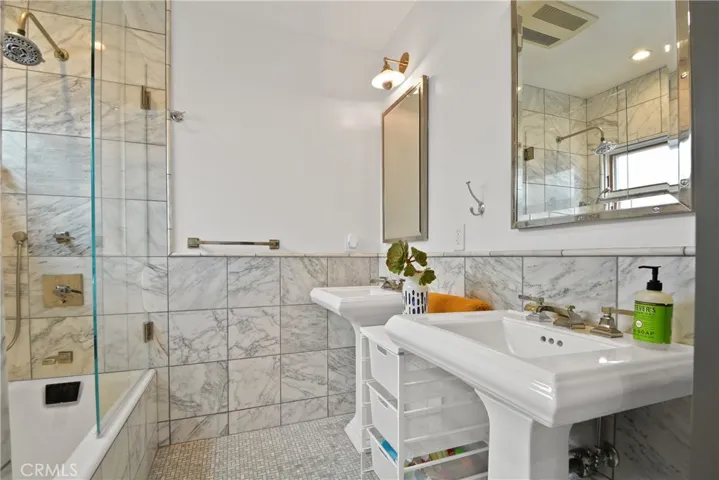 264 Tivoli, Long Beach, California 90803