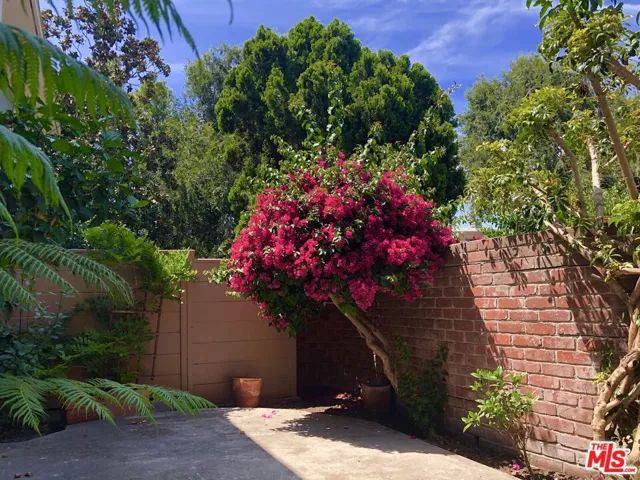 5249 1/2 Village Green, Los Angeles, California 90016