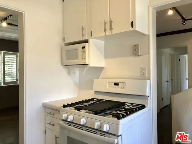 5249 1/2 Village Green, Los Angeles, California 90016