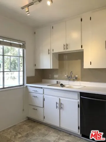 5249 1/2 Village Green, Los Angeles, California 90016