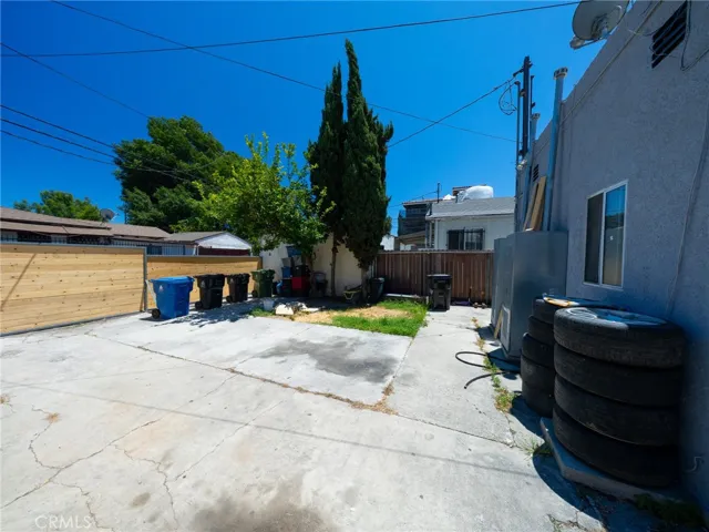 9104 S Main, Los Angeles, California 90003