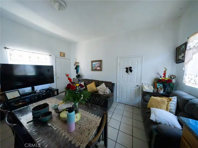 9104 S Main, Los Angeles, California 90003