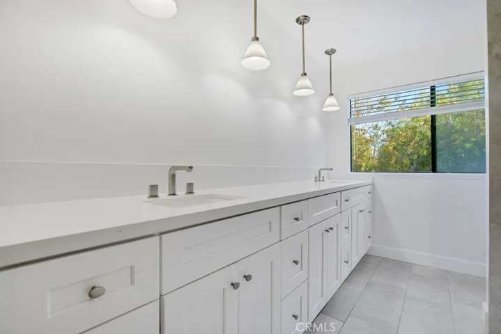 23450 Park Hermosa, Calabasas, California 91302