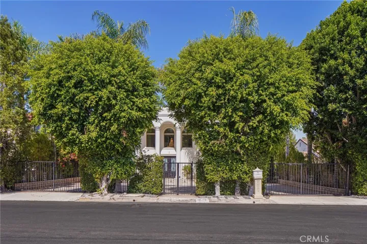 16459 Otsego Street, Encino, California 91436