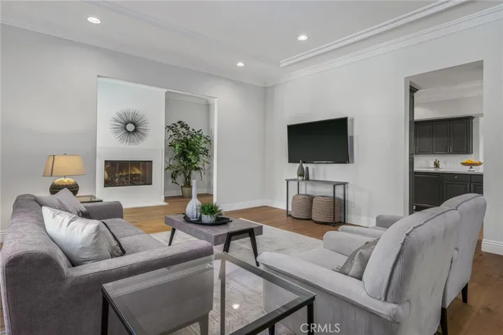 16459 Otsego Street, Encino, California 91436