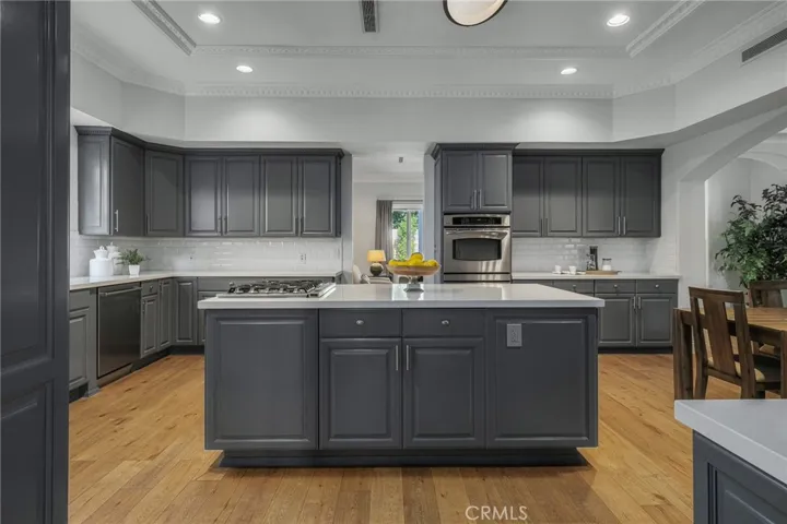 16459 Otsego Street, Encino, California 91436