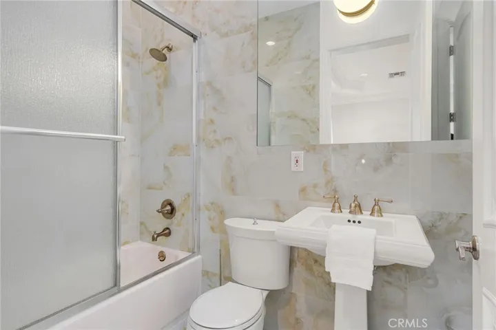 16459 Otsego Street, Encino, California 91436