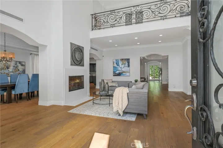 16459 Otsego Street, Encino, California 91436