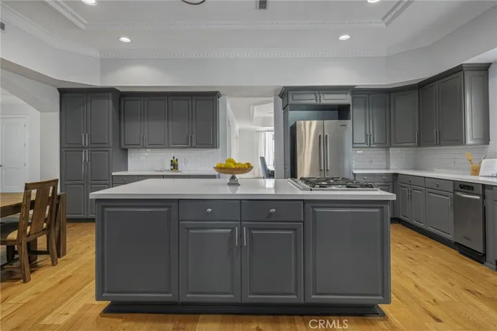 16459 Otsego Street, Encino, California 91436