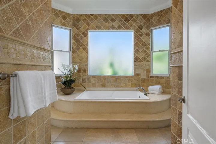 16459 Otsego Street, Encino, California 91436
