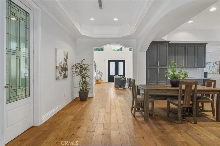 16459 Otsego Street, Encino, California 91436
