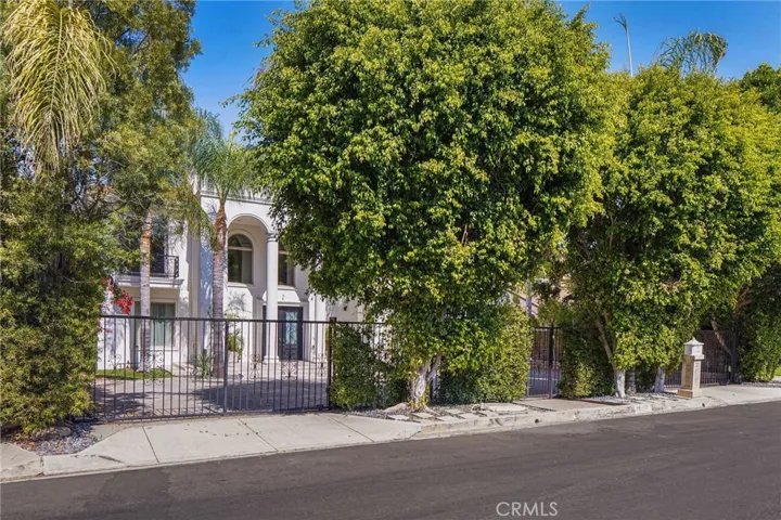16459 Otsego Street, Encino, California 91436