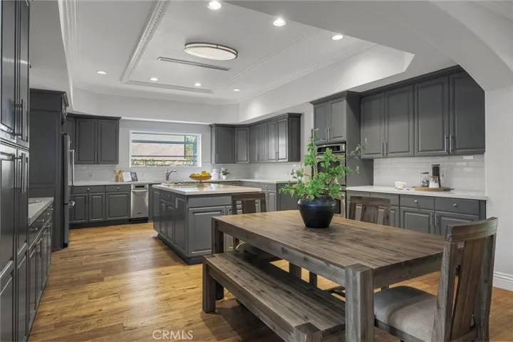 16459 Otsego Street, Encino, California 91436
