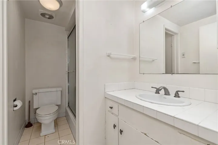 Full bath downstairs.