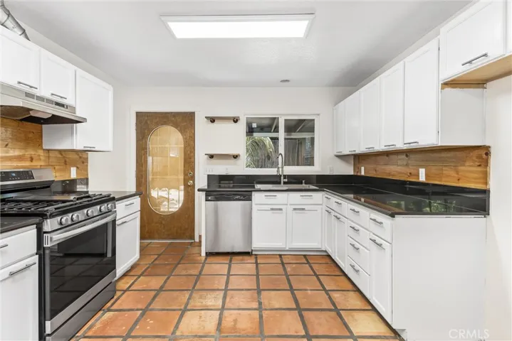 Granite kitchen