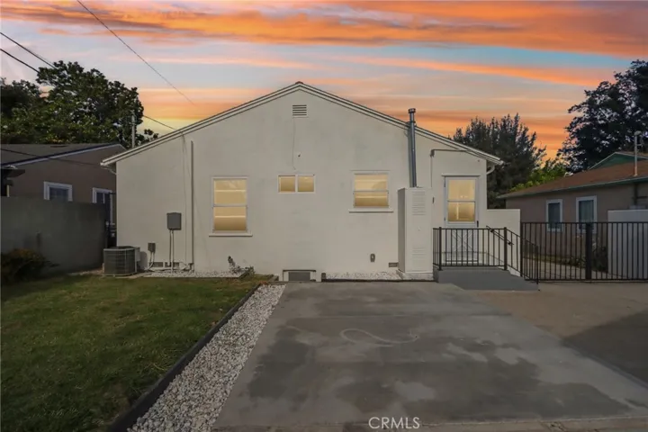 2213 N Valley Street, Burbank, California 91505