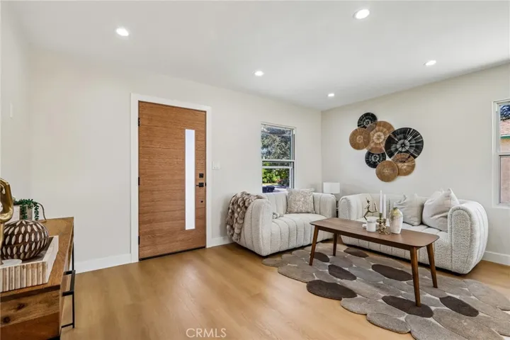 2213 N Valley Street, Burbank, California 91505