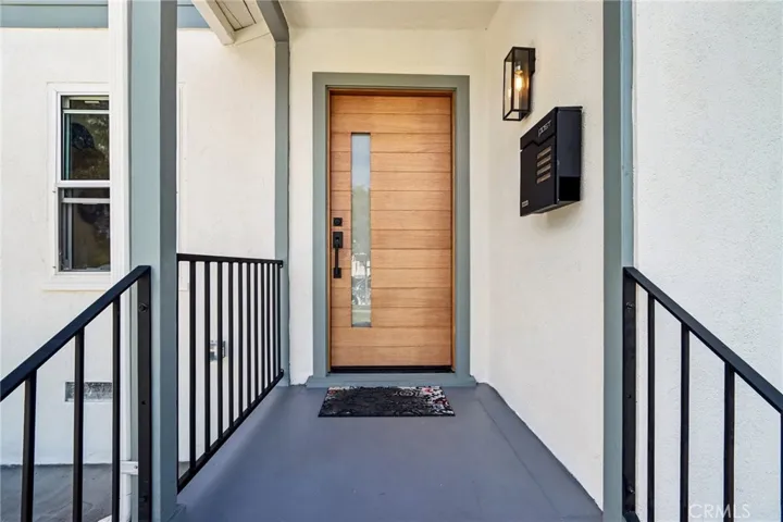 2213 N Valley Street, Burbank, California 91505