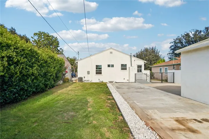 2213 N Valley Street, Burbank, California 91505
