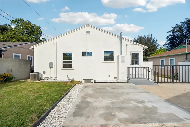 2213 N Valley Street, Burbank, California 91505