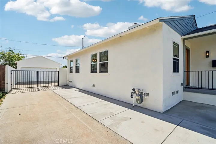 2213 N Valley Street, Burbank, California 91505