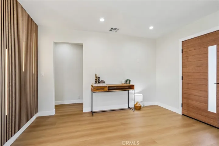 2213 N Valley Street, Burbank, California 91505