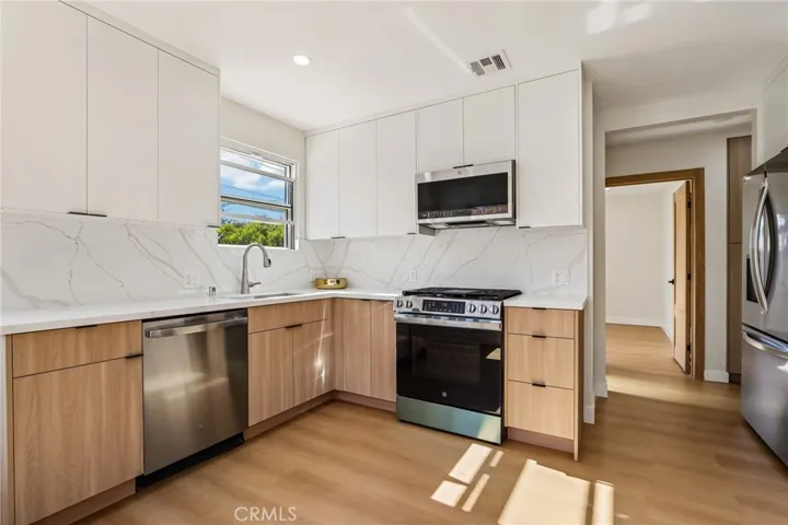 2213 N Valley Street, Burbank, California 91505
